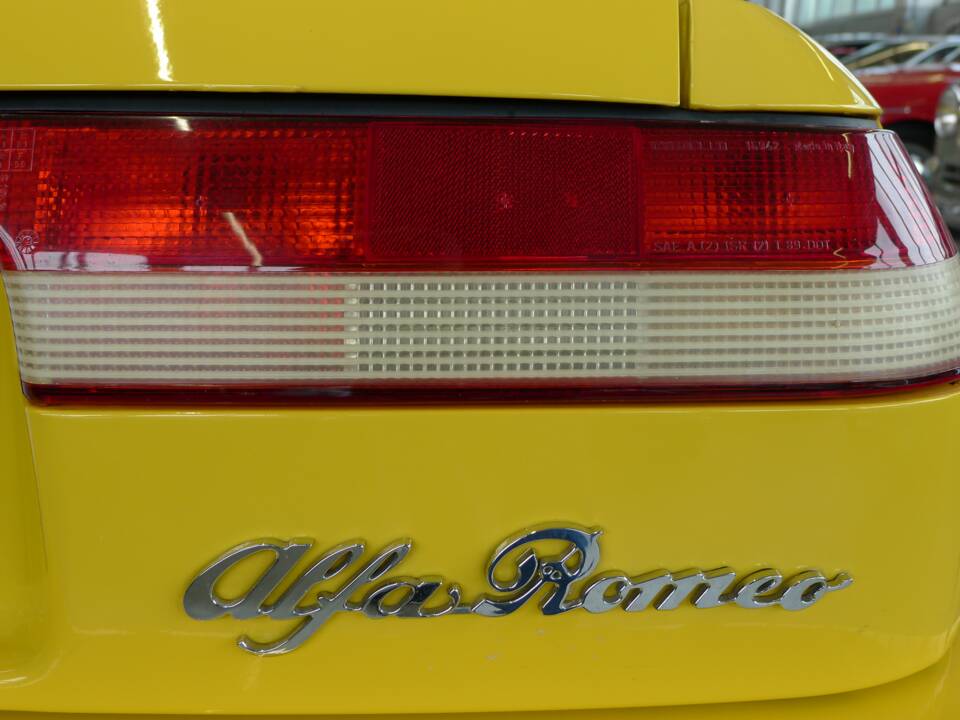 Bild 28/39 von Alfa Romeo 2.0 Spider (1992)