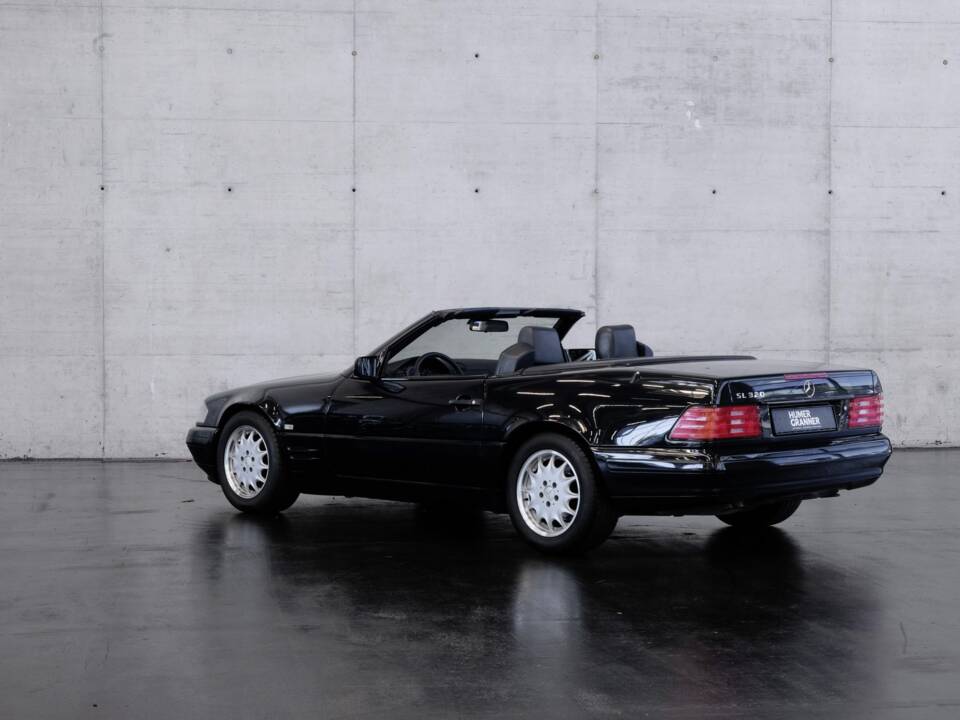 Image 5/46 of Mercedes-Benz SL 320 (1998)