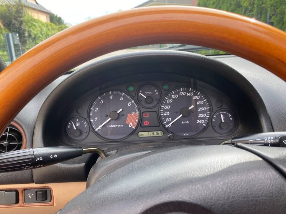 Image 10/10 de Mazda MX-5 1.6 (2000)
