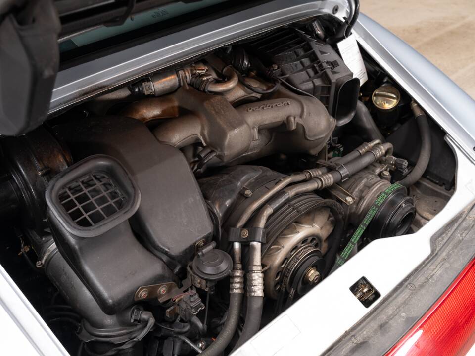 Image 30/32 de Porsche 911 Carrera 4S (1998)