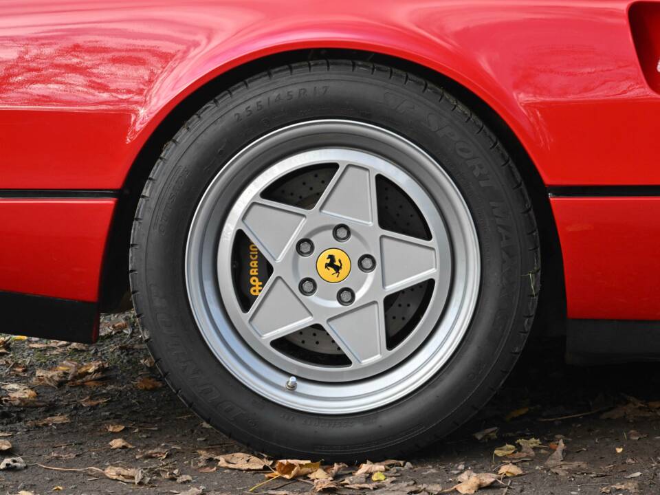 Imagen 8/28 de Ferrari 328 GTB (1989)