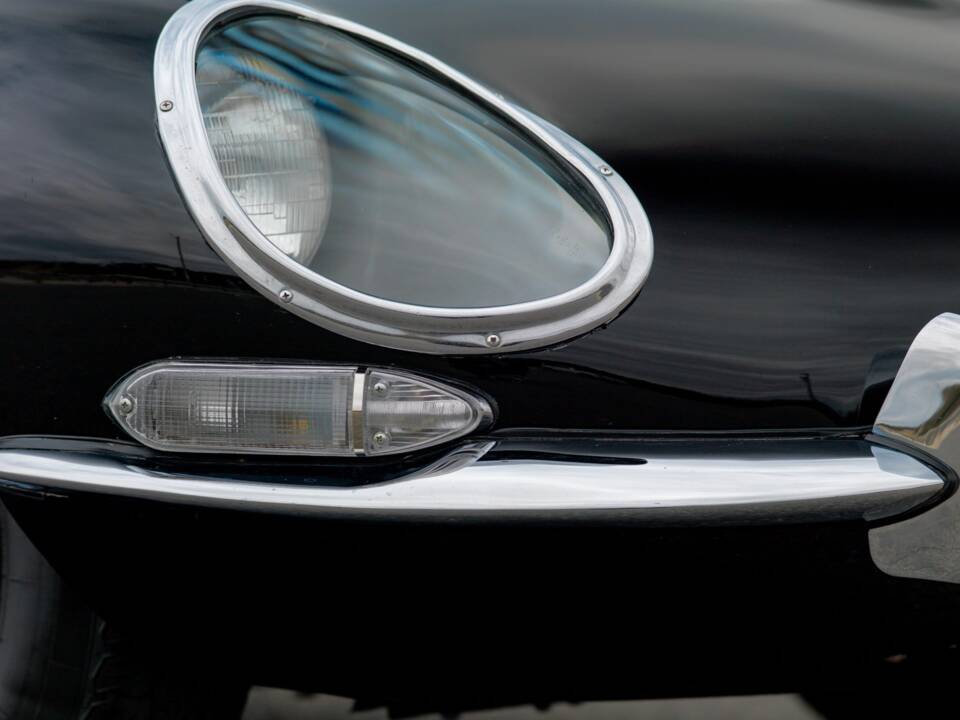 Immagine 7/38 di Jaguar E-Type 3.8 (1962)