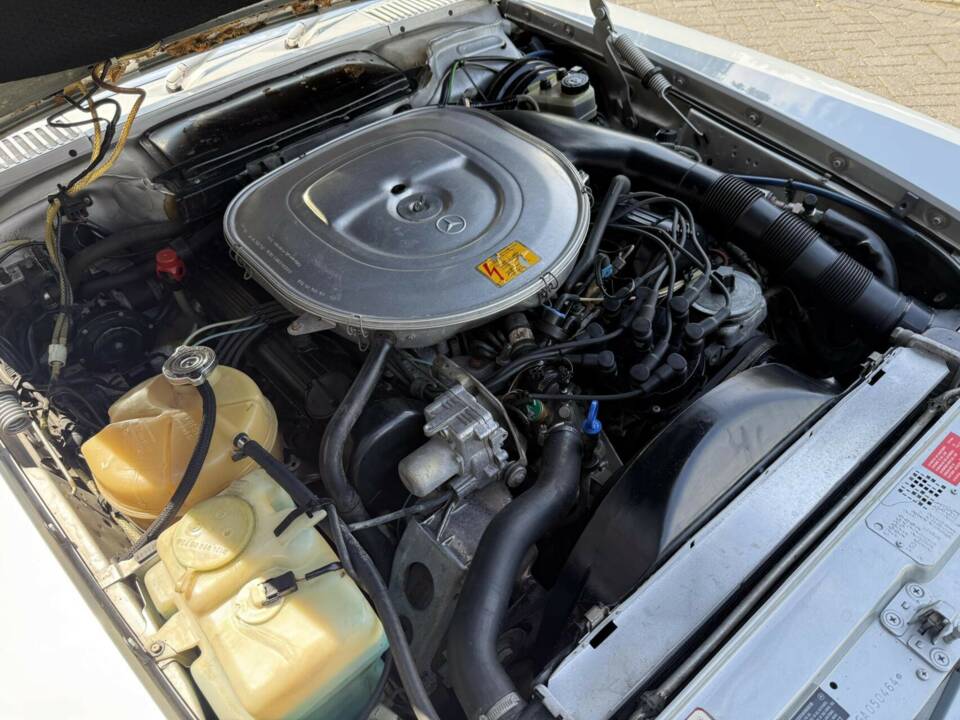Afbeelding 33/44 van Mercedes-Benz 560 SL (1986)