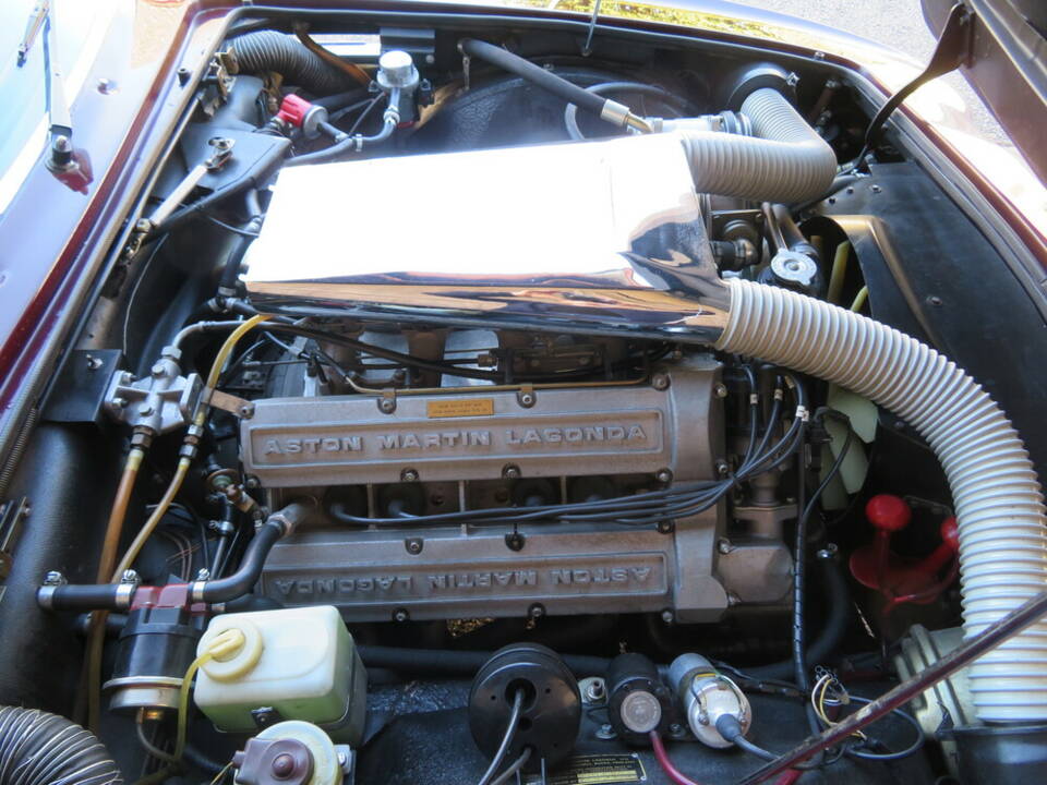 Immagine 17/20 di Aston Martin V8 Volante (1980)