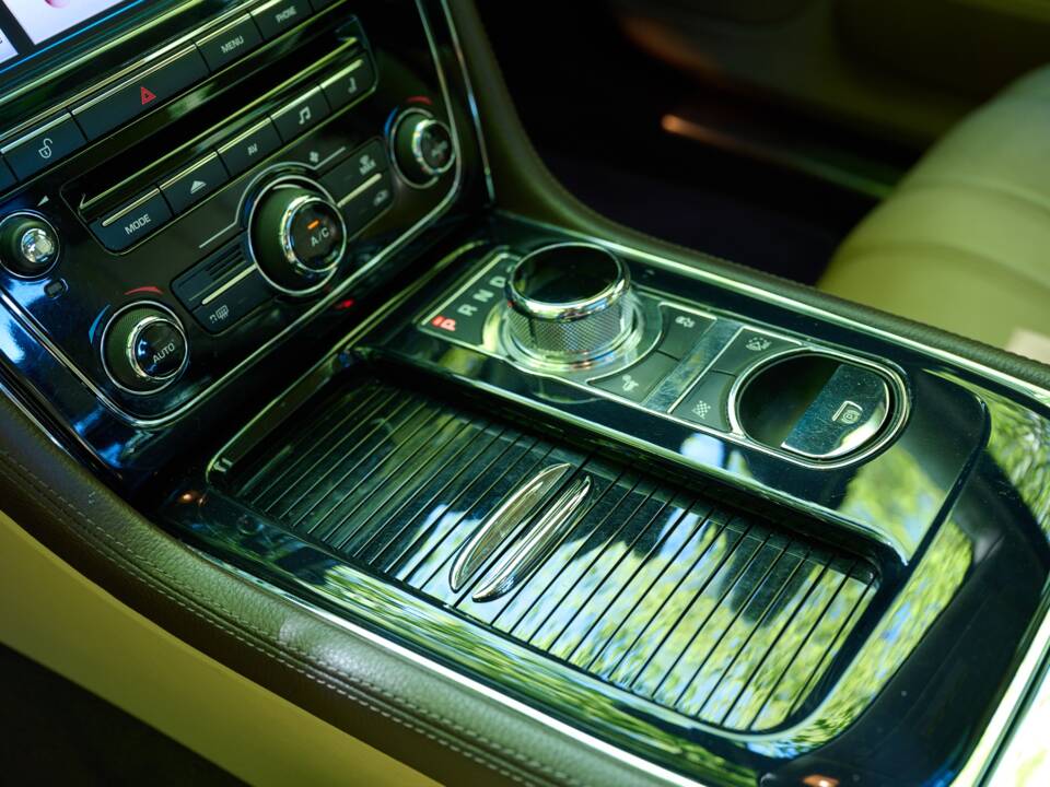 Image 45/50 of Jaguar XJ 5.0 (2012)
