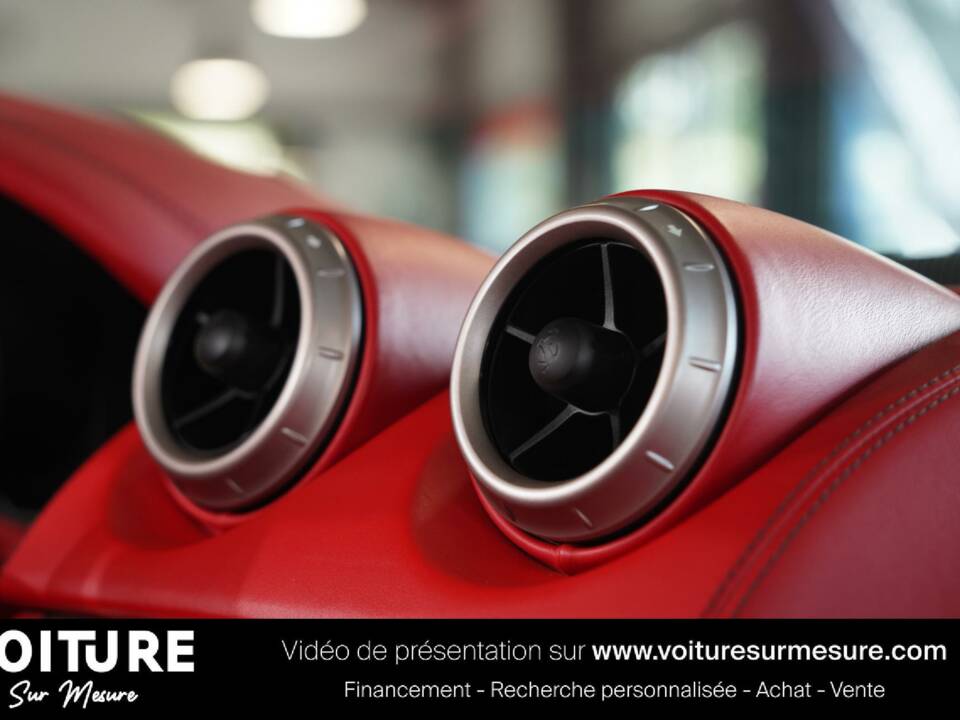 Imagen 24/39 de Ferrari California (2010)