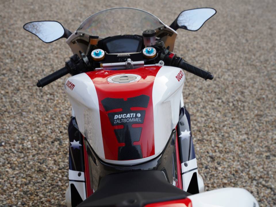 Image 45/47 of Ducati DUMMY (2009)