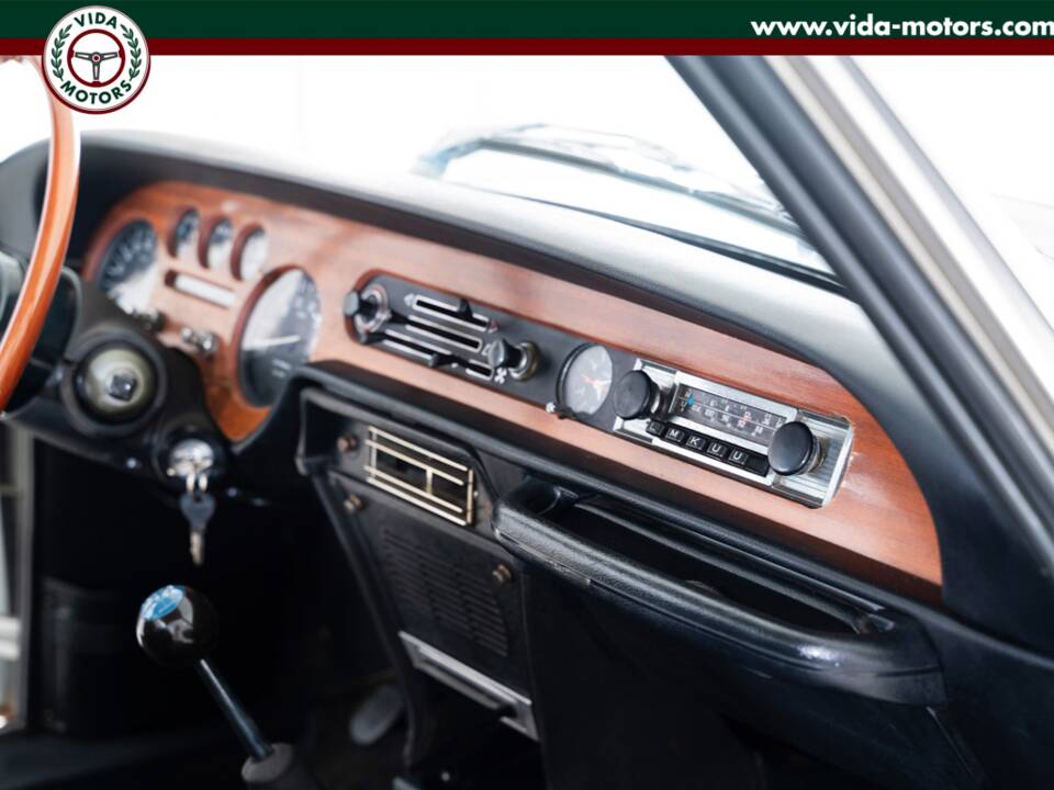 Image 12/15 de Lancia Fulvia 1.3 S (1971)