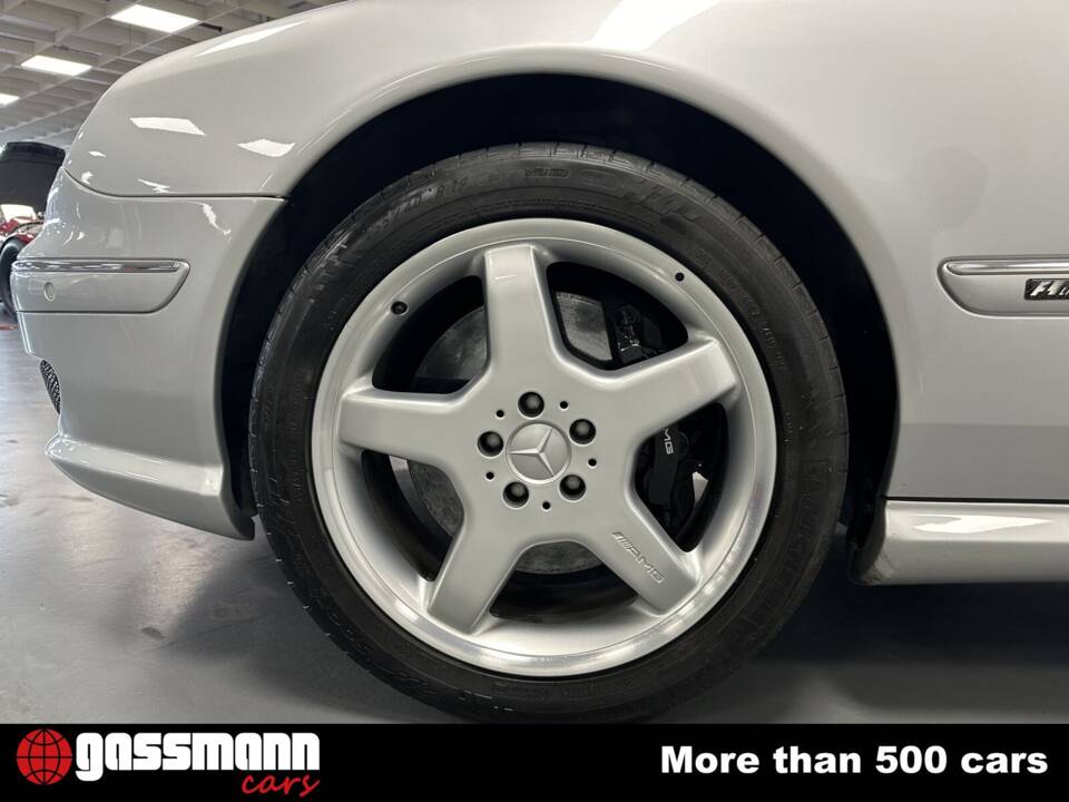 Immagine 10/15 di Mercedes-Benz CL 55 AMG (2001)