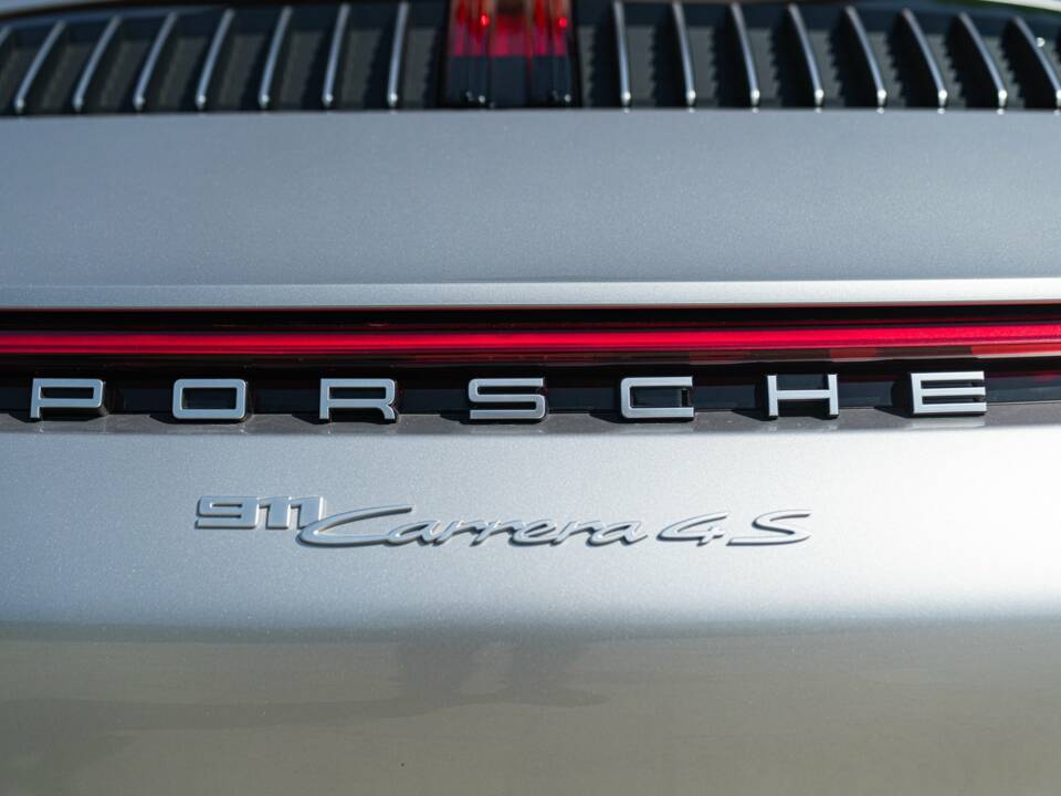 Image 33/50 of Porsche 911 Carrera 4S (2019)