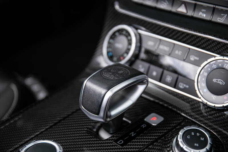 Image 32/50 of Mercedes-Benz SLS AMG Roadster (2014)