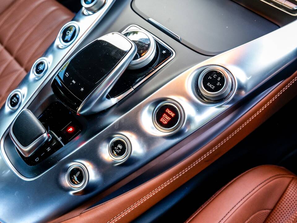 Bild 31/36 von Mercedes-AMG GT-S (2018)