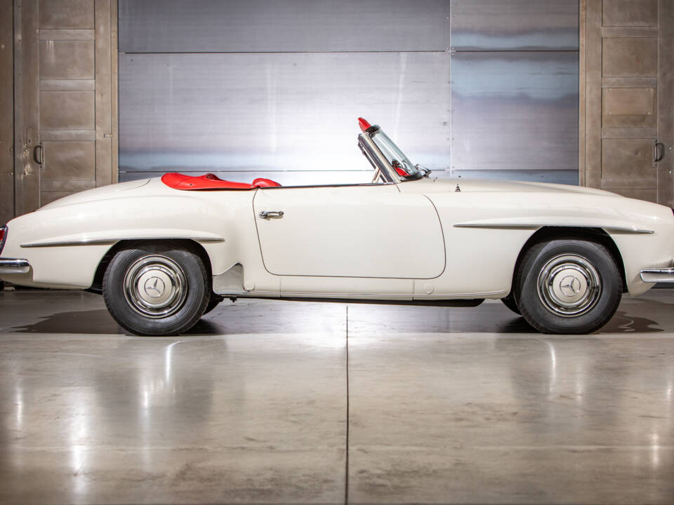 Image 4/28 of Mercedes-Benz 190 SL (1961)