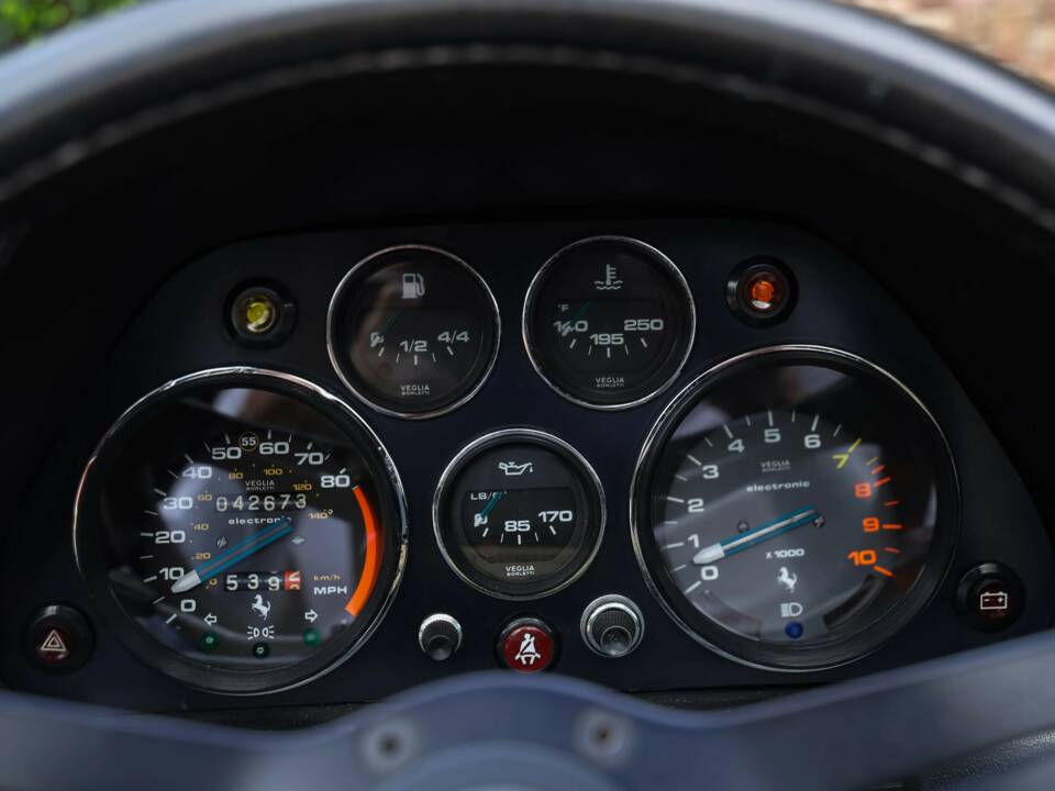 Image 8/50 de Ferrari 308 GTSi (1981)