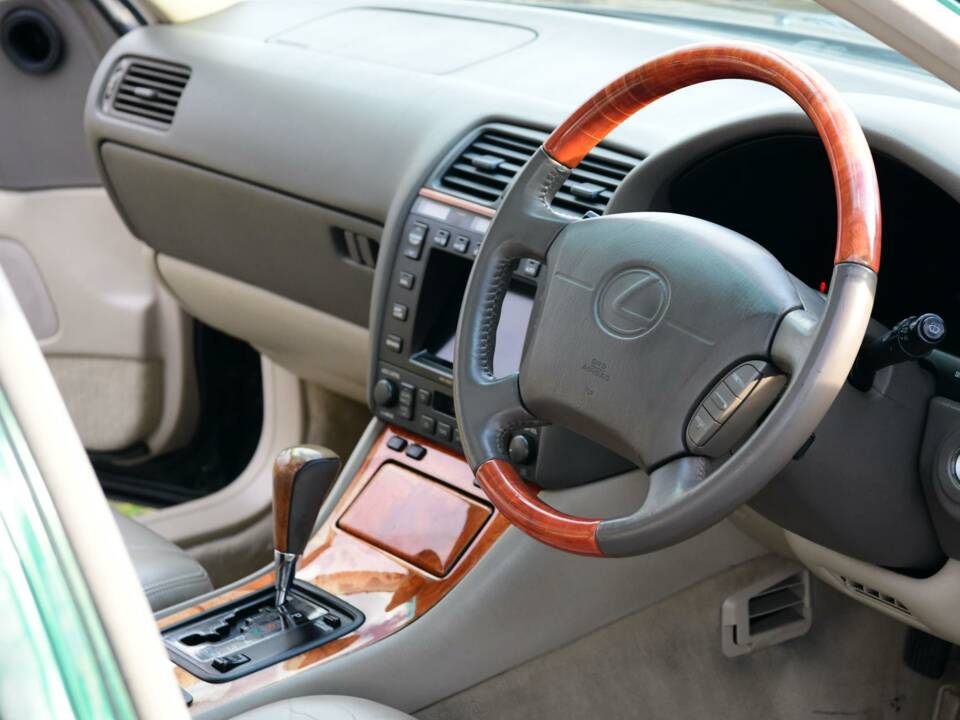 Afbeelding 26/50 van Lexus LS 400 (1998)