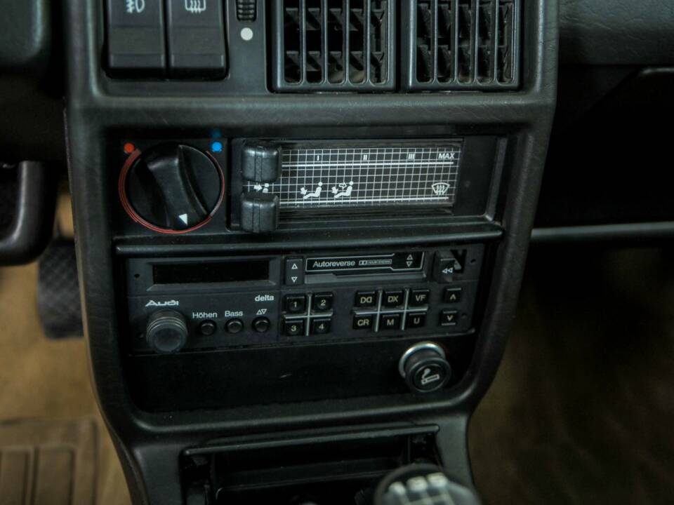 Image 31/41 of Audi 100 - 2.0 TD (1986)