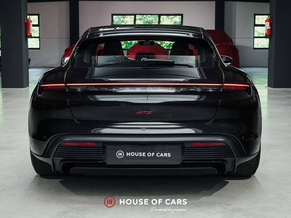 Image 8/23 de Porsche Taycan GTS Sport Turismo (2022)