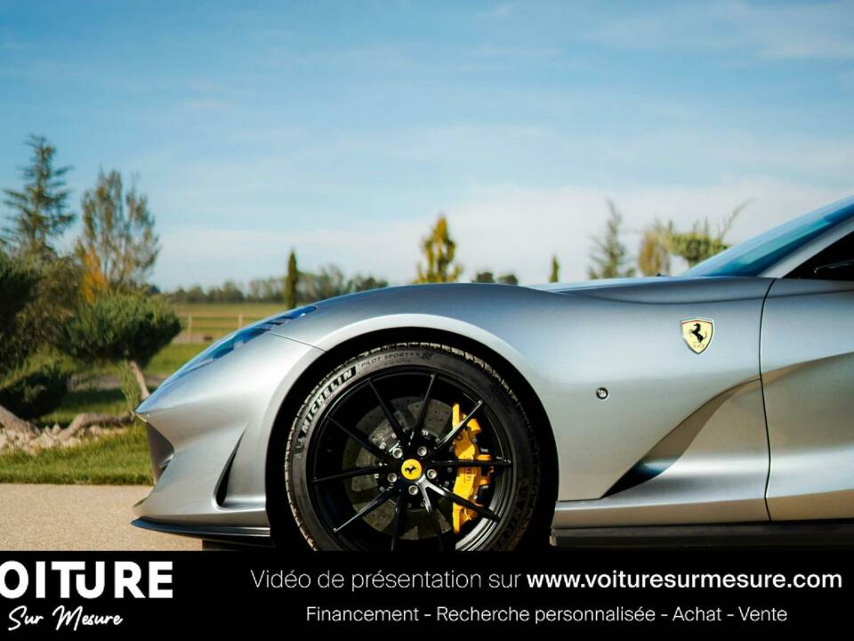 Image 14/16 of Ferrari 812 Superfast (2017)