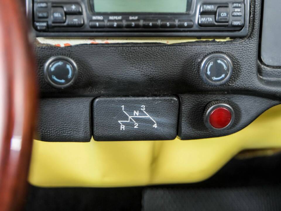 Immagine 23/50 di Volkswagen Käfer 1302 (1971)