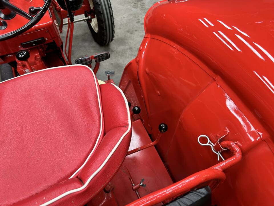 Image 34/50 of Porsche-Diesel Super Export 329 (1962)