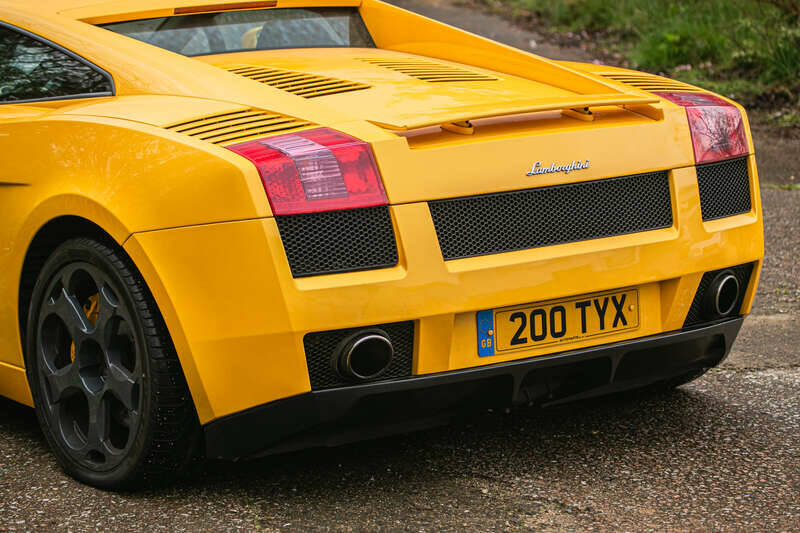 Image 13/39 of Lamborghini Gallardo (2004)