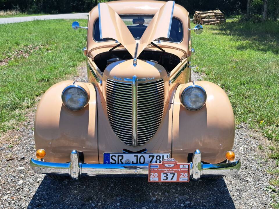 Bild 3/22 von Chrysler Royal Sedan (1938)