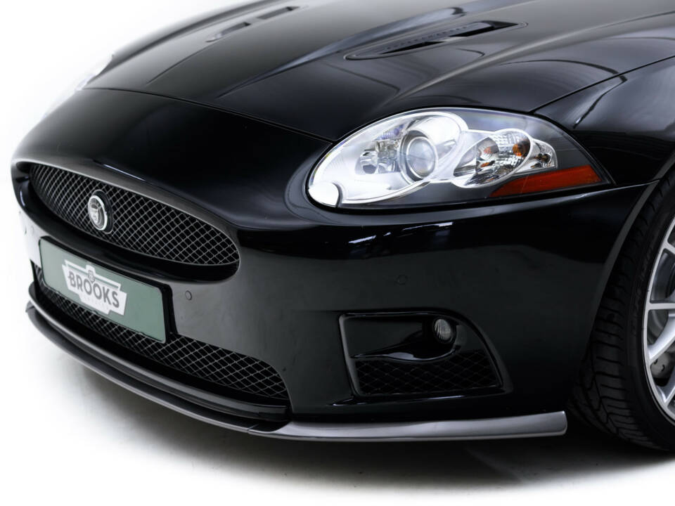 Image 13/37 of Jaguar XKR (2008)