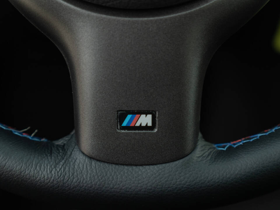 Image 42/50 of BMW M3 (2002)