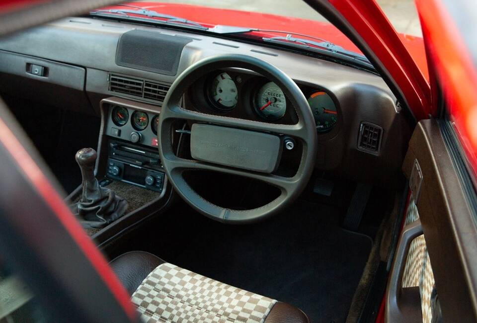 Image 4/50 of Porsche 924 Turbo (1980)