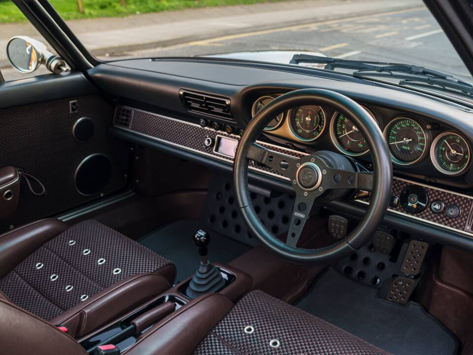 Image 16/34 of Porsche 911 Singer (2023)