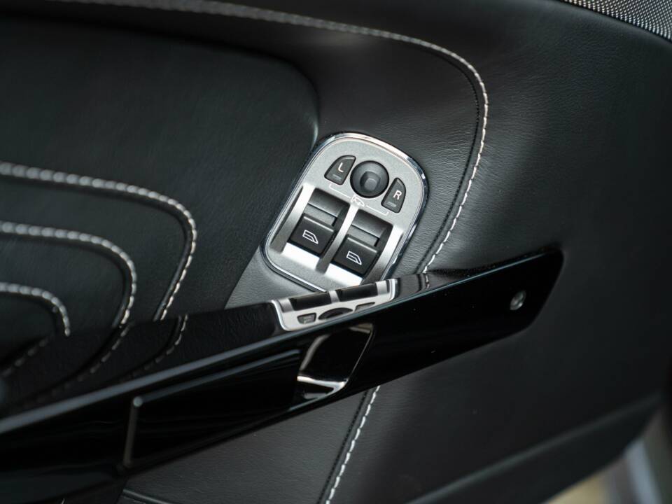 Afbeelding 41/50 van Aston Martin V8 Vantage S (2013)