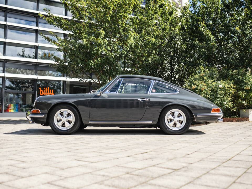 Immagine 8/59 di Porsche 911 2.0 (1967)