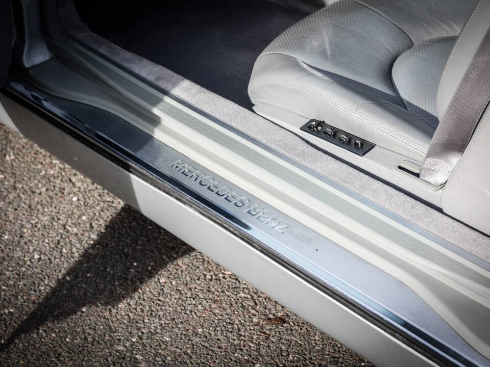 Image 28/43 of Mercedes-Benz SL 500 (1996)