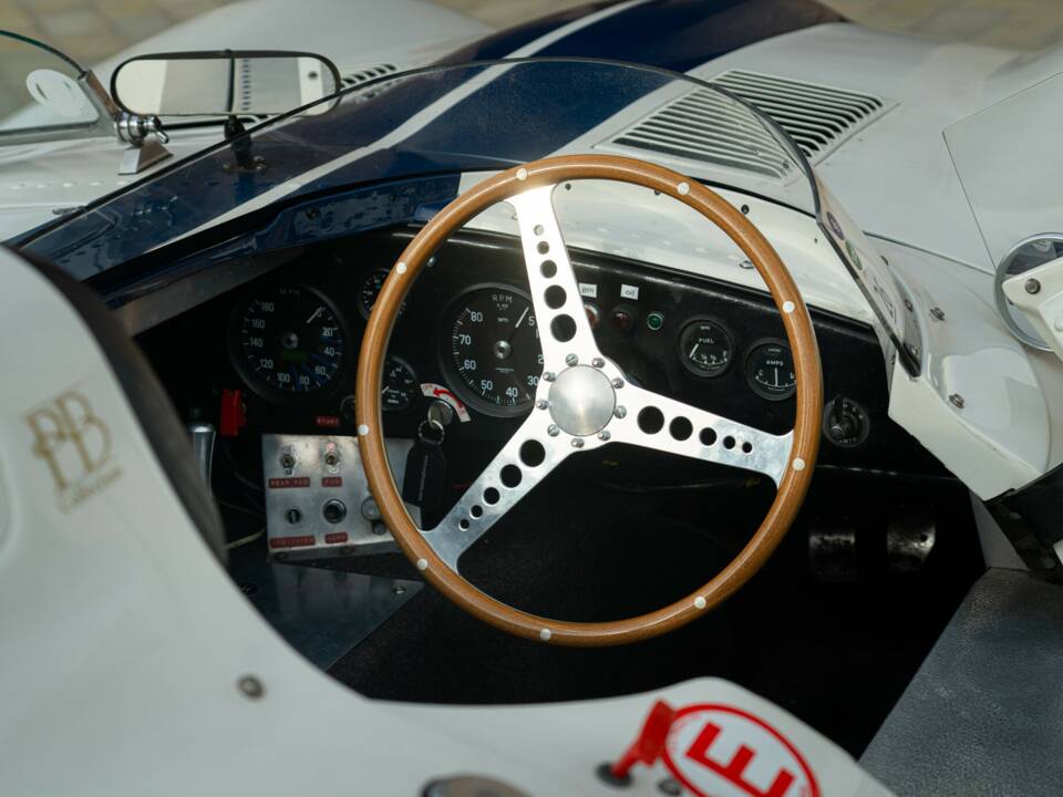 Immagine 49/50 di Jaguar D-Type (1977)