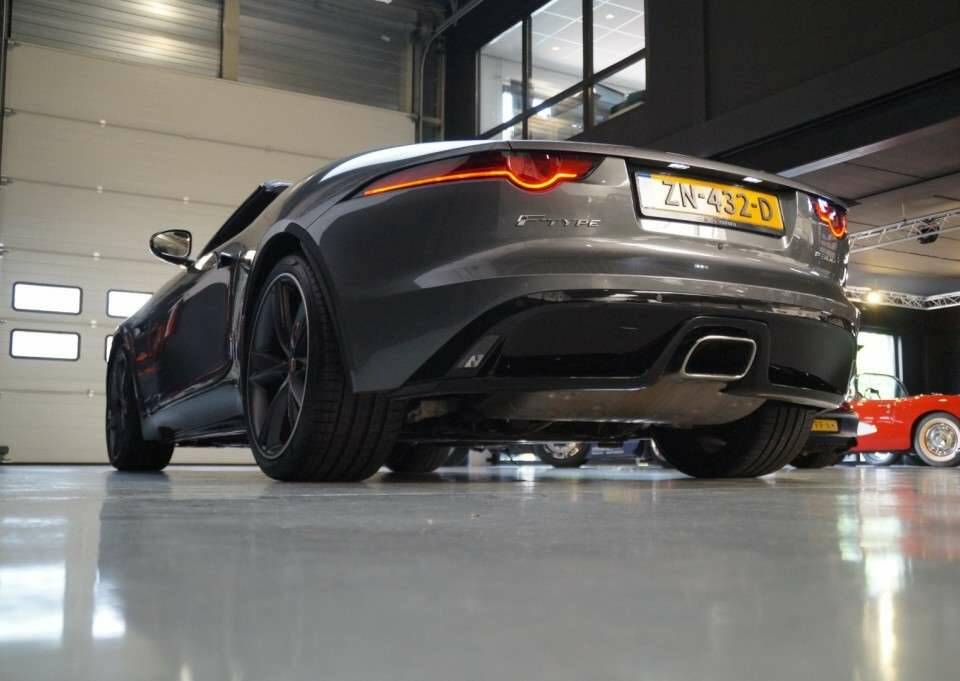 Image 43/50 of Jaguar F-Type (2019)