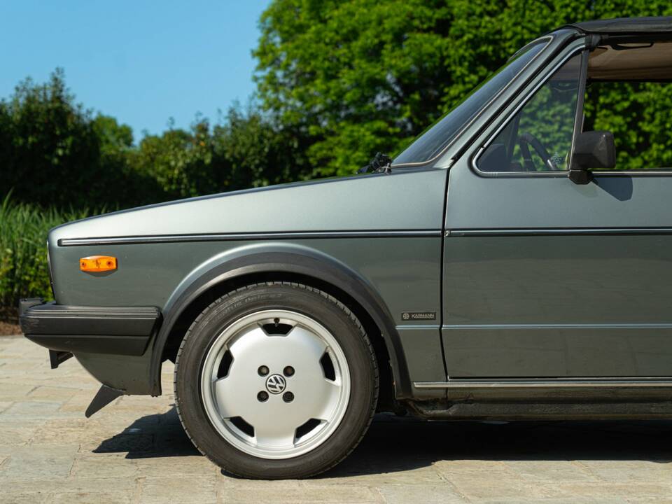 Image 22/50 of Volkswagen Golf I Cabrio GLi 1.8 (1983)