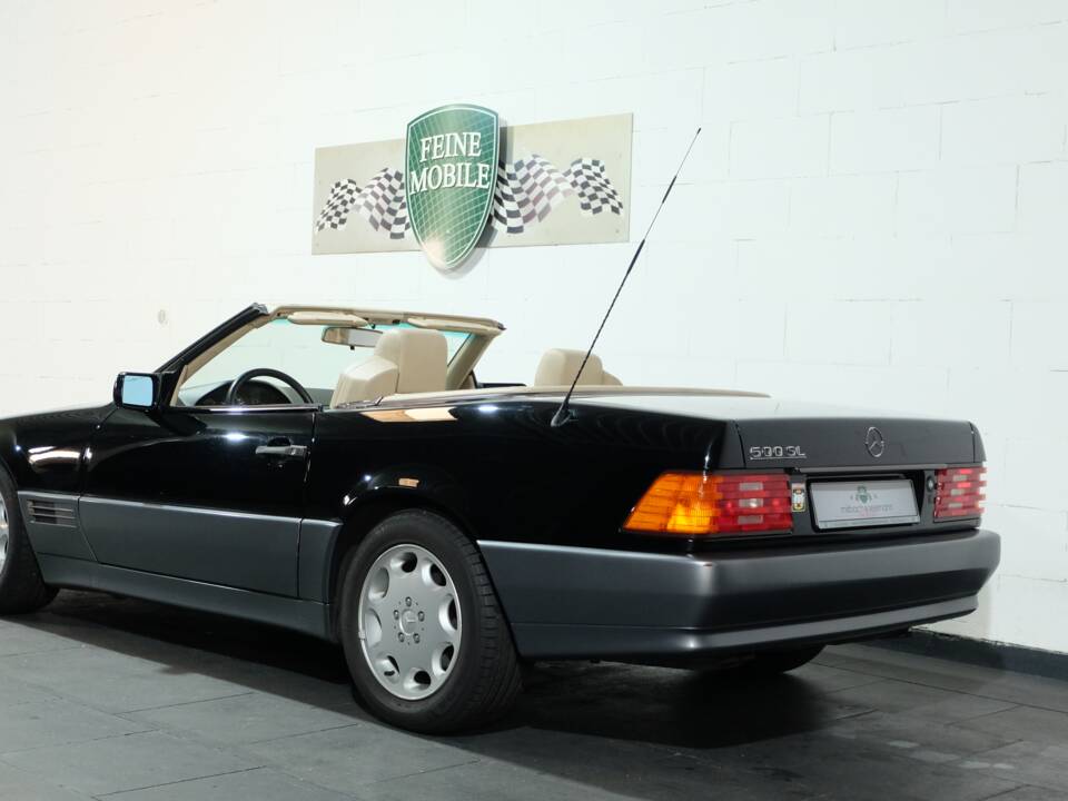 Image 3/26 of Mercedes-Benz 500 SL (1991)