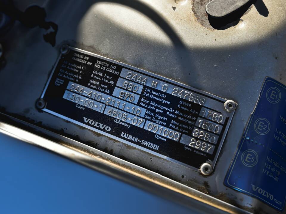 Image 37/38 de Volvo 244 DLS (1977)