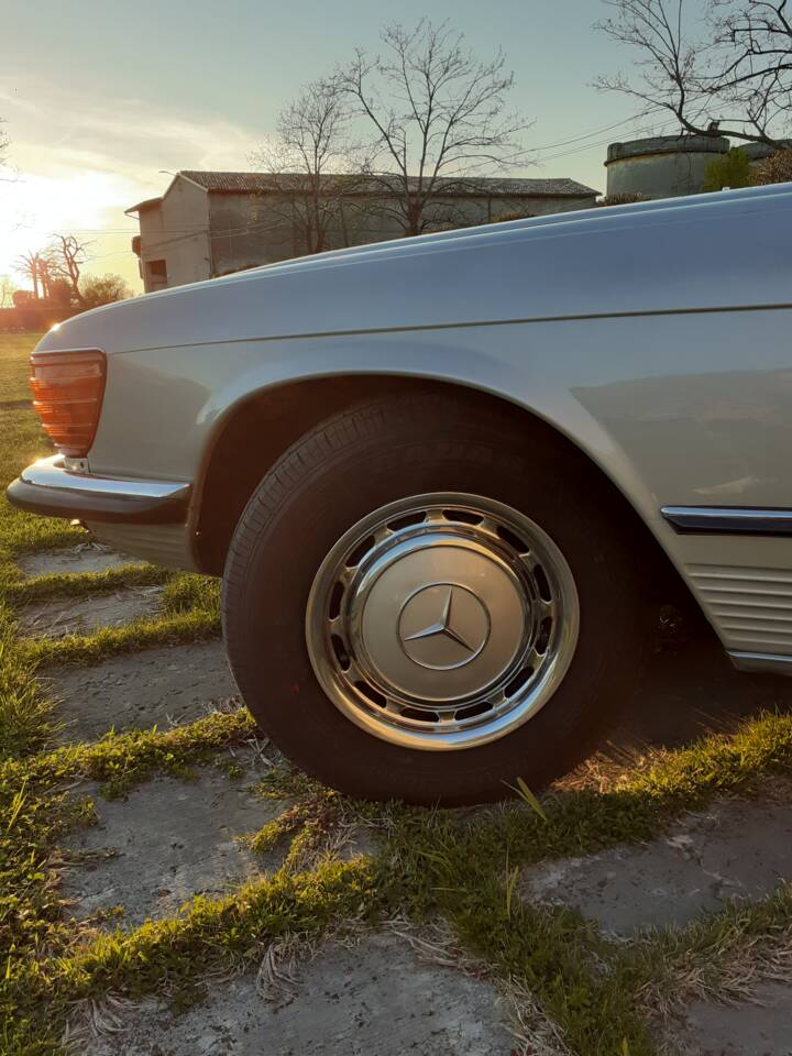 Image 3/19 of Mercedes-Benz 350 SLC (1972)