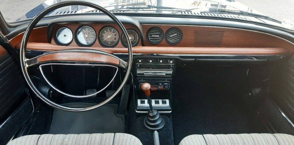 Image 9/49 of BMW 2000 CS (1968)