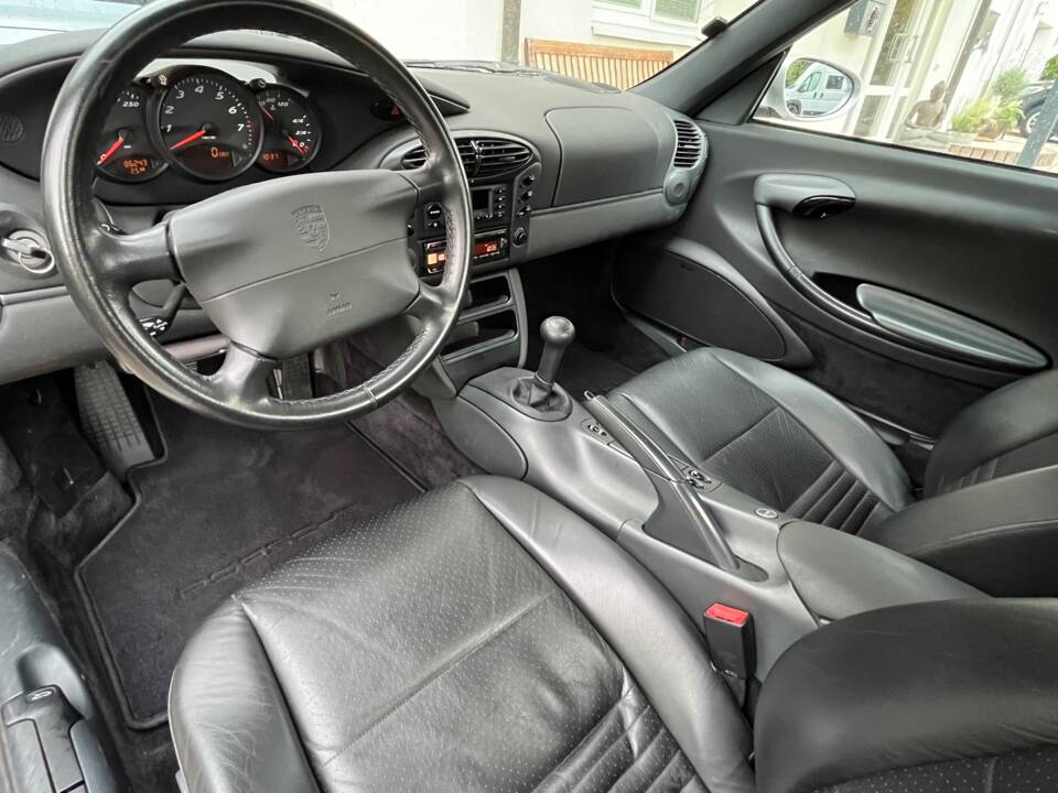 Image 16/49 of Porsche Boxster (1998)