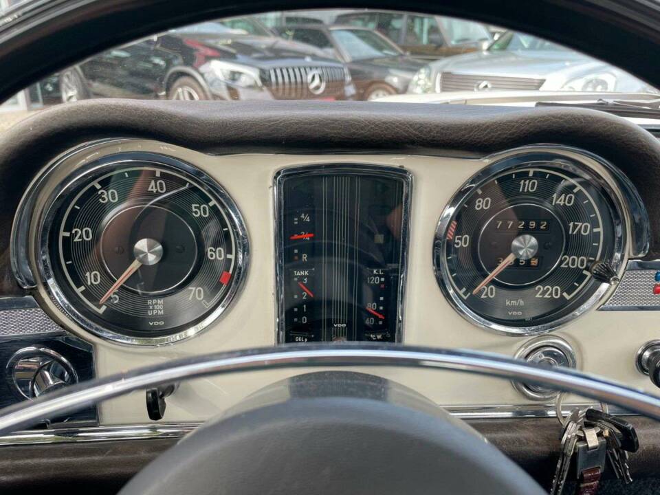 Image 17/20 of Mercedes-Benz 250 SL (1967)