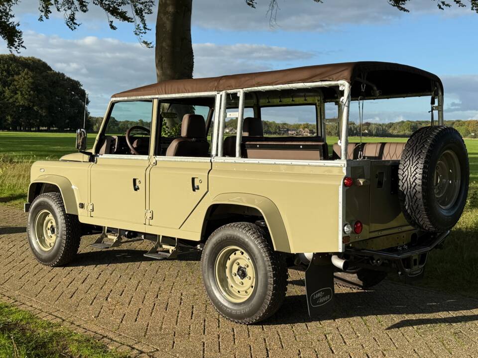 Bild 18/31 von Land Rover Defender 110 (2005)