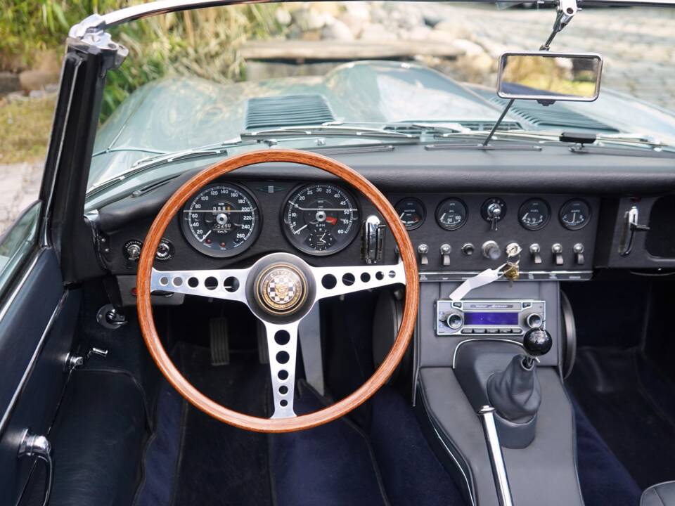 Afbeelding 2/15 van Jaguar E-Type (1968)