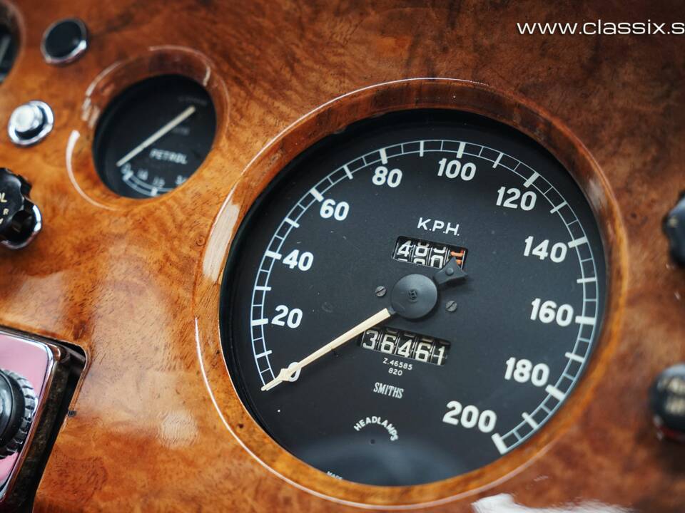 Image 19/25 of Jaguar Mk VIII (1958)