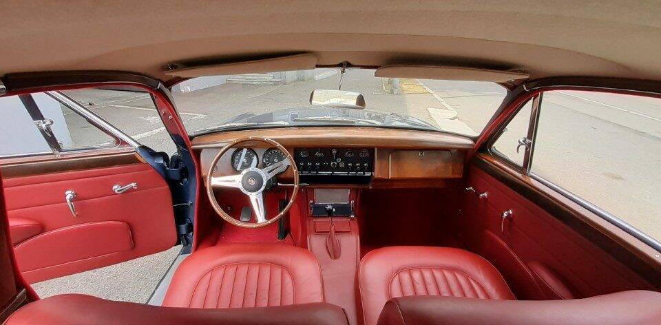 Image 5/49 of Jaguar Mk II 3.8 (1963)