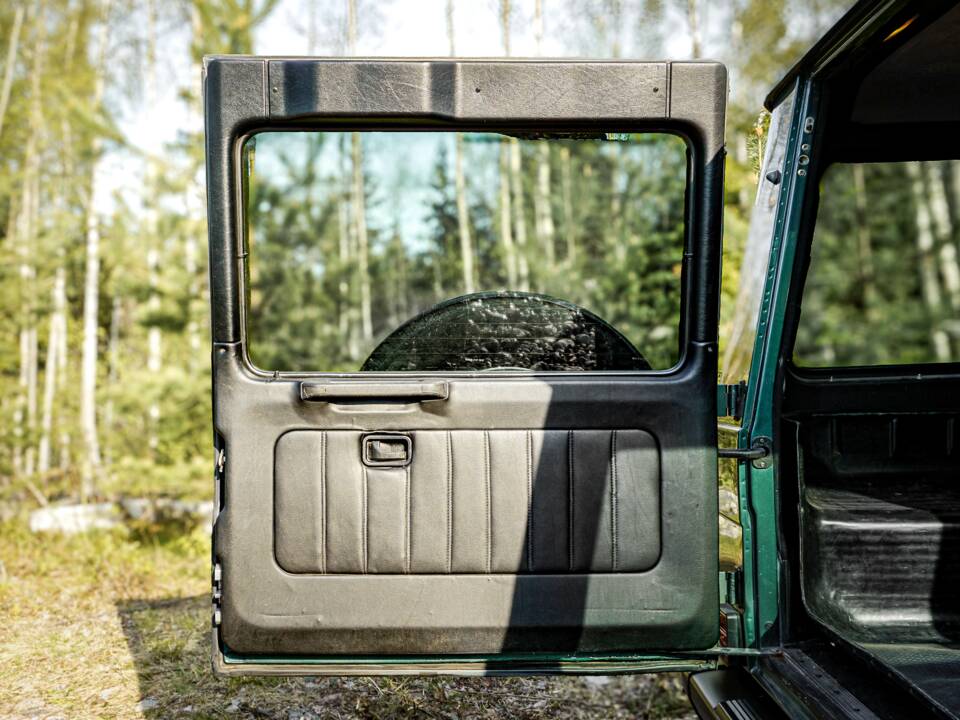 Bild 19/45 von Mercedes-Benz 300 GE (lang) (1991)