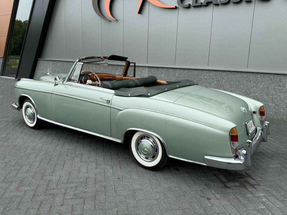 Image 15/50 of Mercedes-Benz 220 S Cabriolet (1958)