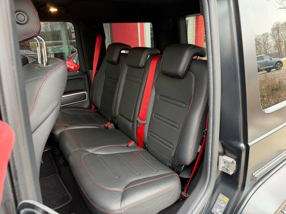 Immagine 18/28 di Mercedes-Benz G 500 (LWB) (2018)