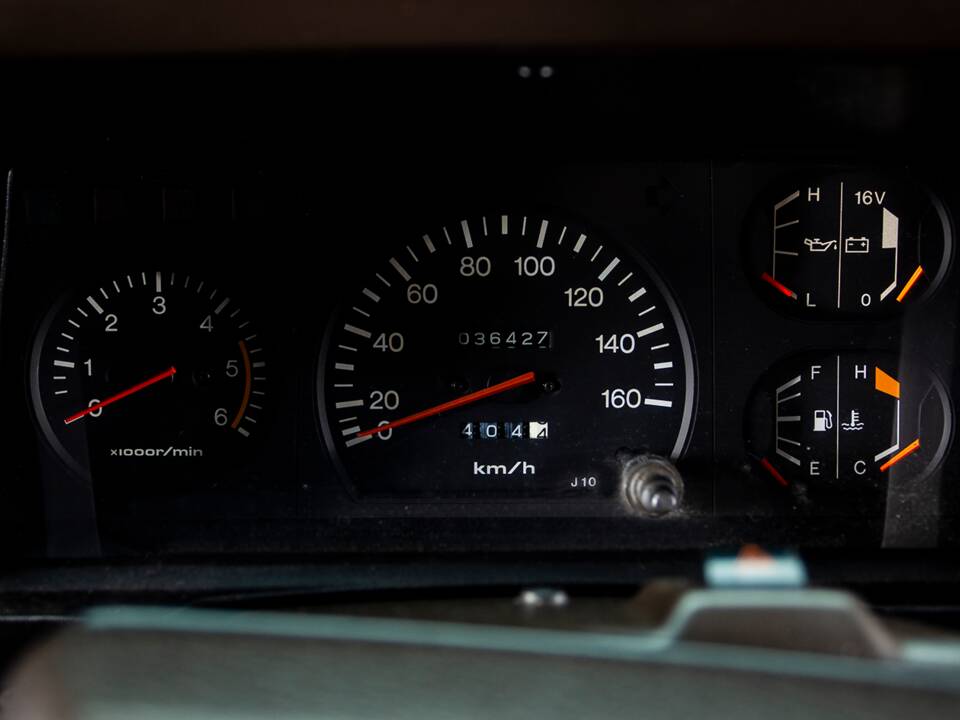 Image 28/42 of Toyota Land Cruiser FJ 62 (1985)